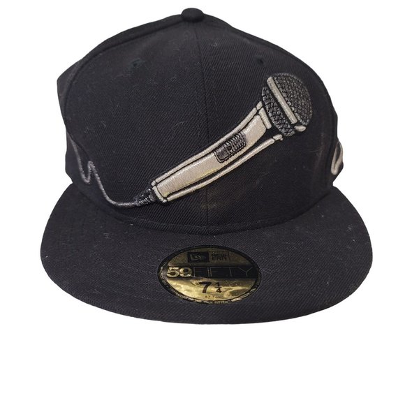 Microphone City Wrap Black New Era 59Fifty Flat Bill Fitted Hat 7 1/4 57.7cm - Picture 1 of 7